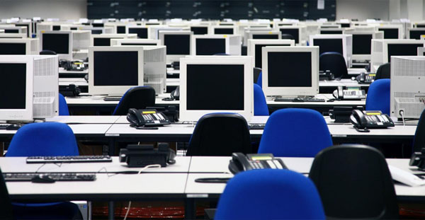 多媒體教學(xué)與傳統(tǒng)教學(xué)的利與弊？